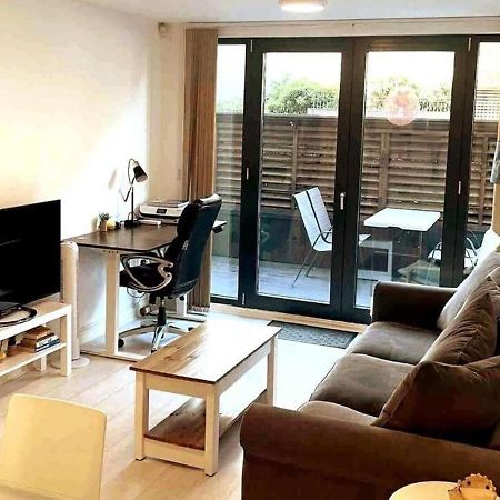 Two-Bedroom Luxury Apartment With Workspace, Free Secure Parking & Coffee Birmingham Kültér fotó