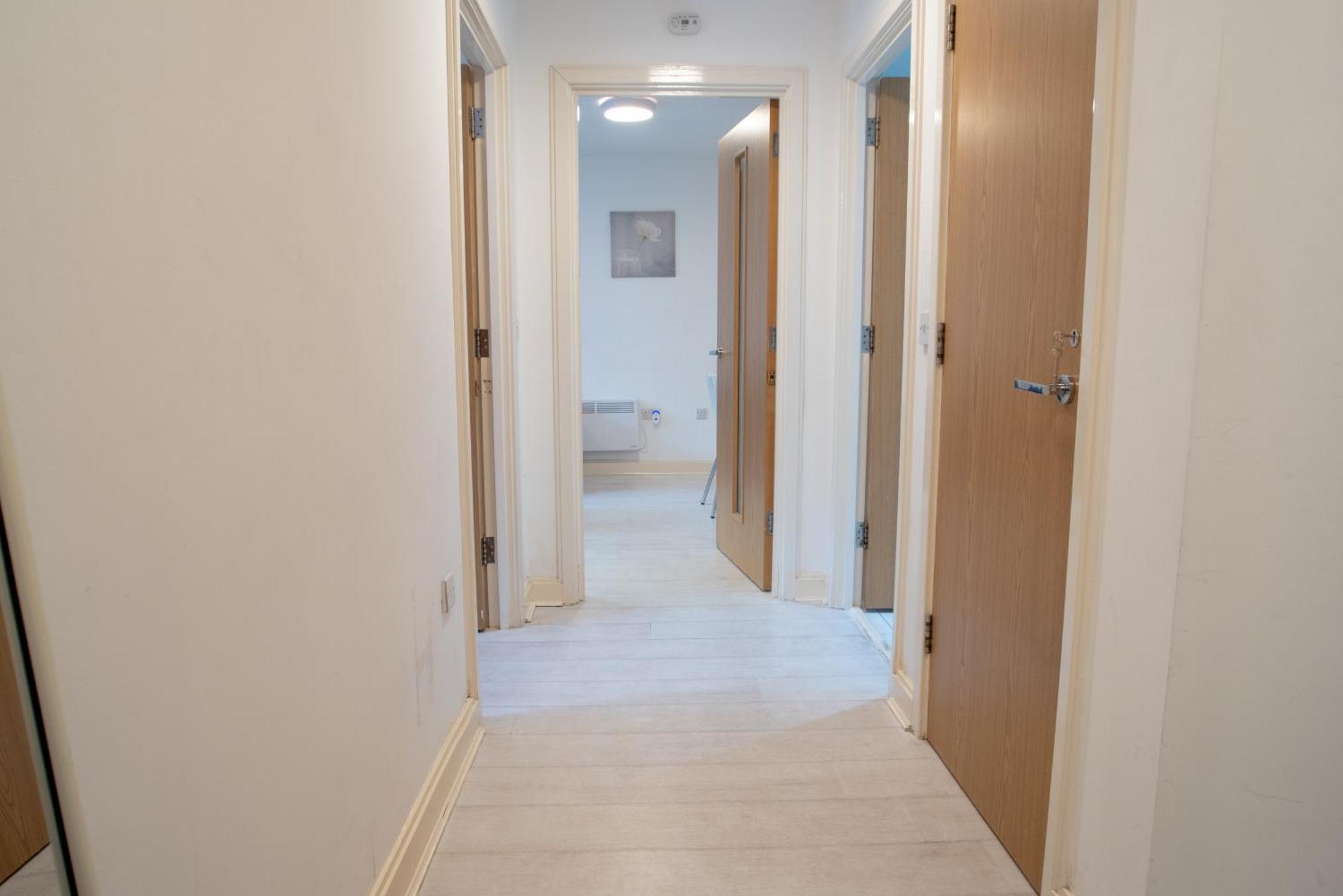 Two-Bedroom Luxury Apartment With Workspace, Free Secure Parking & Coffee Birmingham Kültér fotó