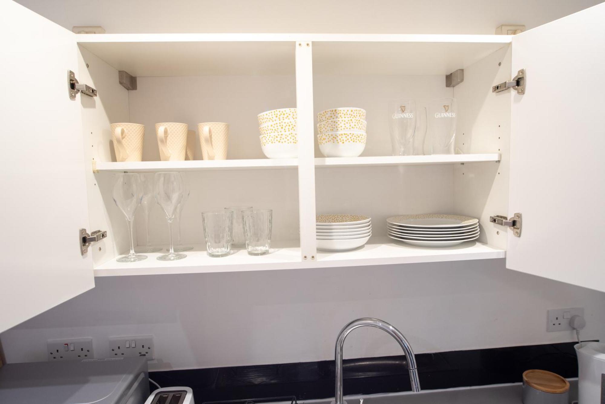 Two-Bedroom Luxury Apartment With Workspace, Free Secure Parking & Coffee Birmingham Kültér fotó