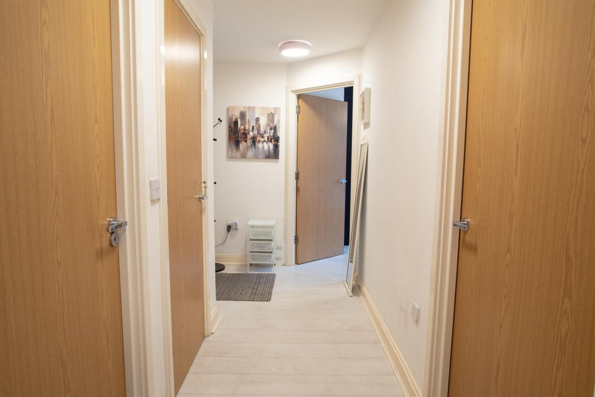 Two-Bedroom Luxury Apartment With Workspace, Free Secure Parking & Coffee Birmingham Kültér fotó
