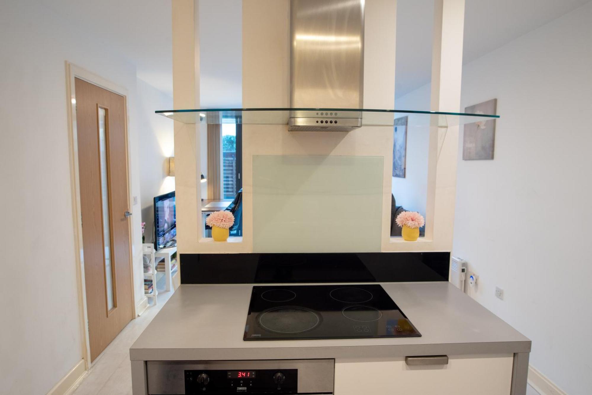 Two-Bedroom Luxury Apartment With Workspace, Free Secure Parking & Coffee Birmingham Kültér fotó