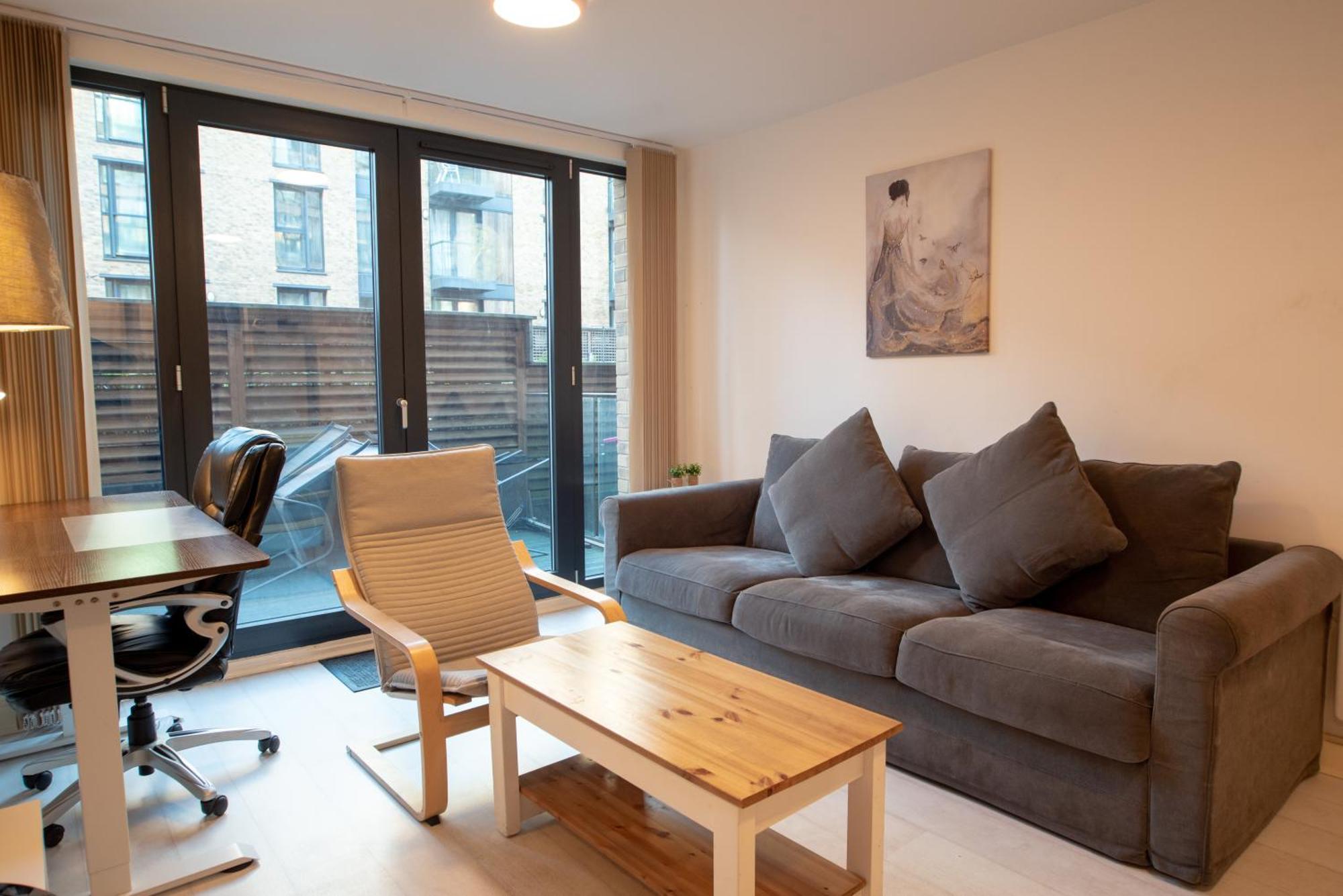 Two-Bedroom Luxury Apartment With Workspace, Free Secure Parking & Coffee Birmingham Kültér fotó
